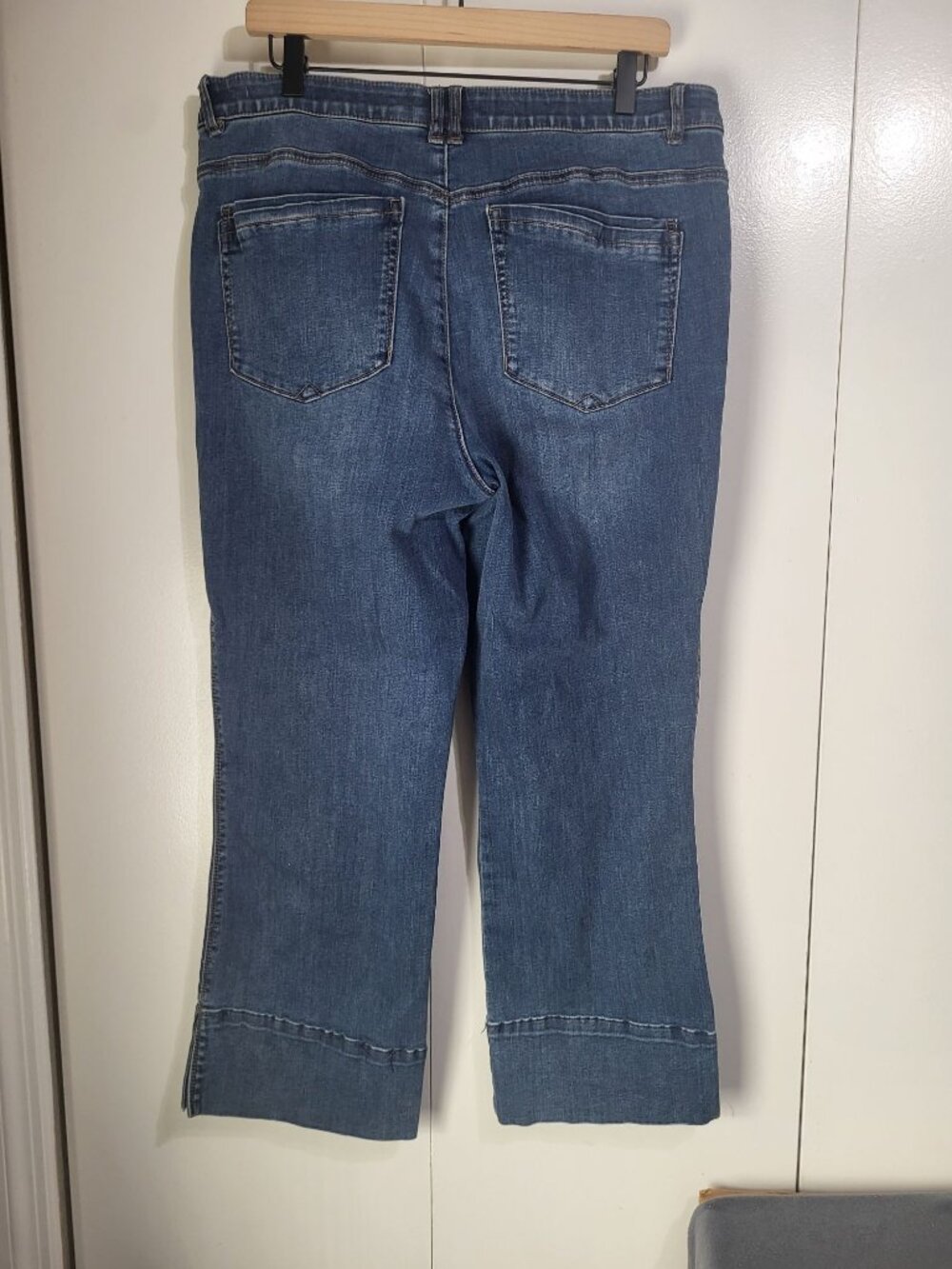 Democracy SZ 16 High Rise Center Seam Kick Flare Jeans Slit Hem Ab Technology - Picture 2 of 8
